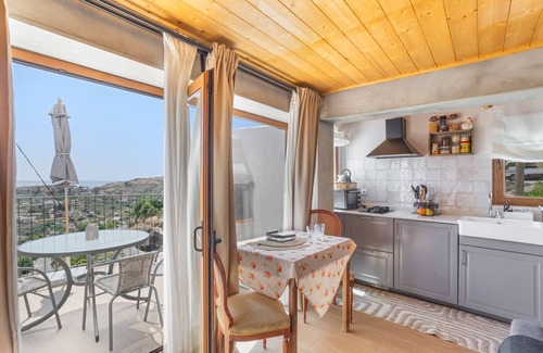 Las Lagunetas Apartamento | Vacaciones 'La Madriguera Fuente Hervera' con vistas a la montaña, Wi-Fi y aire acondicionado