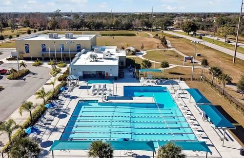 Poinciana Casa | Vacation Relax, Play and COMM Pool-20 Miles from Walt Disney World