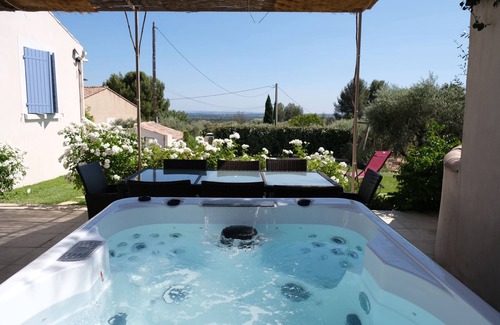 Aureille Villa | Alquiler de vacaciones con piscina en los Alpilles con una bonita vista 8 personas