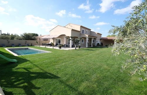 Aureille Villa | Vacation rental house with pool AUREILLE LS1-401