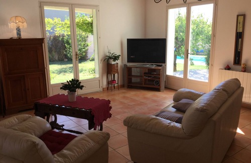 Mouries Villa | Bonito alquiler con piscina privada en el pueblo de Mouriès, Alpilles