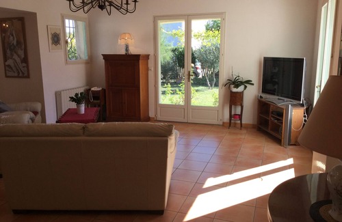 Mouries Villa | Bonito alquiler con piscina privada en el pueblo de Mouriès, Alpilles