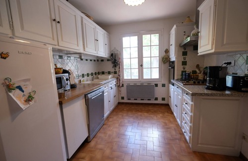 Mouries Chalet De Esquí | Bonito Alquiler de Vacaciones en el Pueblo de Mouriès en el Corazón de los Alpilles