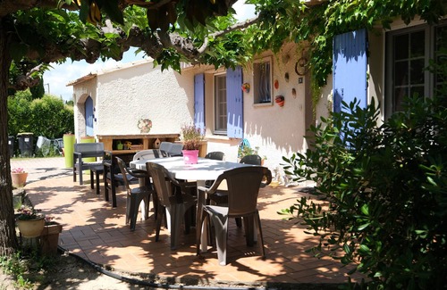 Mouries Chalet De Esquí | Bonito Alquiler de Vacaciones en el Pueblo de Mouriès en el Corazón de los Alpilles
