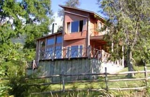Pucon Casa | Alquiler de vacaciones. Río Independiente con vistas a la montaña. Cerca de Pucón