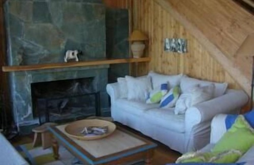 Pucon Casa | Alquiler de vacaciones. Río Independiente con vistas a la montaña. Cerca de Pucón