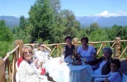 Pucon Casa | Alquiler de vacaciones. Río Independiente con vistas a la montaña. Cerca de Pucón