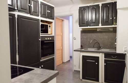 Le Sambuc Casa | Alquiler de casa de una planta con jardín.
