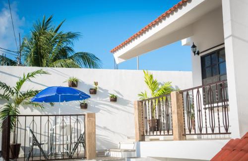 Colonia Adolfo Lopez Mateos Apartamento | Vacation Rental - Upper Floor Room at Casa Cocoa