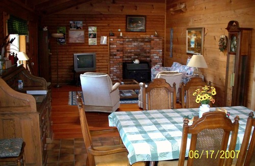 Penn Valley Cabina | Alquiler de vacaciones con lago privado de pesca