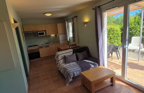Tourrettes Apartamento | Vacation residence with garden and 2 swimming pools. Ideal for summer vacations.