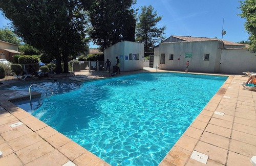Tourrettes Apartamento | Vacation residence with garden and 2 swimming pools. Ideal for summer vacations.