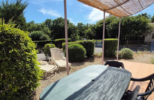 Tourrettes Apartamento | Vacation residence with garden and 2 swimming pools. Ideal for summer vacations.