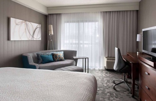 Milford Hotel | Vacation Starts Here! w/ Indoor Pool, Pet-Friendly, Close to Edwards Field