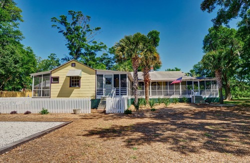 Wilmington Casa | Vacation time! Spacious newly remodeled retreat with all the comforts to unwind.