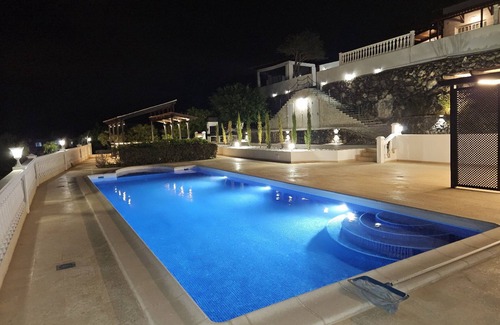 Armenime Villa | Villa de vacaciones 'Cool 4-bedroom with Sea Views' con vistas al mar, Wi-Fi y aire acondicionado