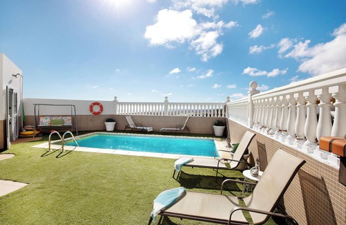 Caleta de Fuste Villa | Villa de vacaciones 'Vv Valdeconcha, Piscina Privada' con vistas al mar, piscina privada y Wi-Fi