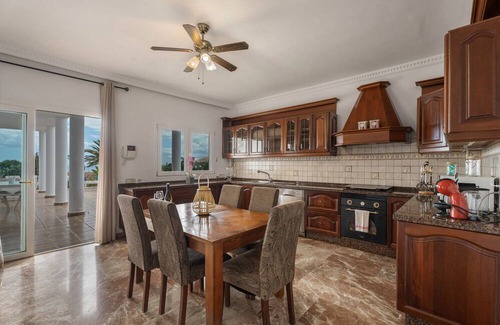 Adeje Villa | Vacation Villa 'Luxury El Mirador' with Sea View, Private Pool and Wi-Fi