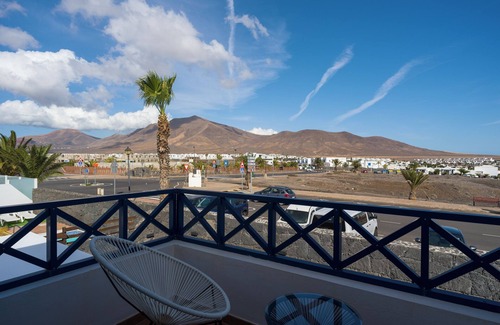 Playa Blanca Villa | Villa de vacaciones 'Victoria - Marina Rubicon' con vistas al mar, Wi-Fi y aire acondicionado