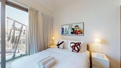 Dubai Casa | Vacationer l Chic 2 Bed Villa l Garden, Garage, Free Wi-Fi