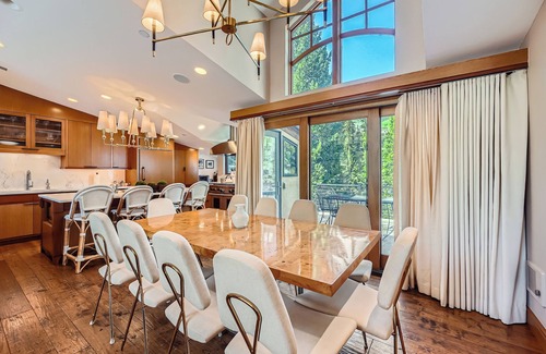 Vail Casa | Vail Row-House 303 Gore Creek Dr #7, Vail Village - Next to Bridge St & Gorsuch. Ski-in/Ski-out.