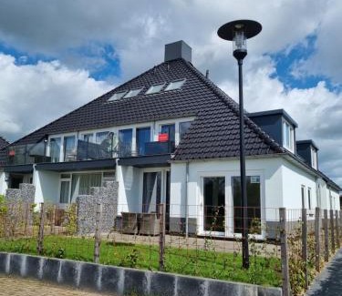 Offingawier Apartamento | Vakantie vieren aan het Sneekermeer