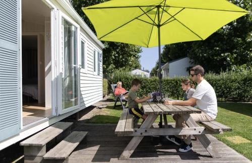 Jabbeke Chalet De Esquí | Vakantiepark Klein Strand - Comfort Chalet 6p
