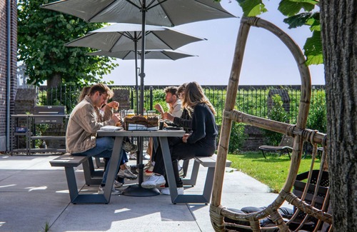 Maasmechelen Casa | Vakantiewoning HET Maashuis met 9 Slaapkamers met Eigen Sanitair Voor max 26p