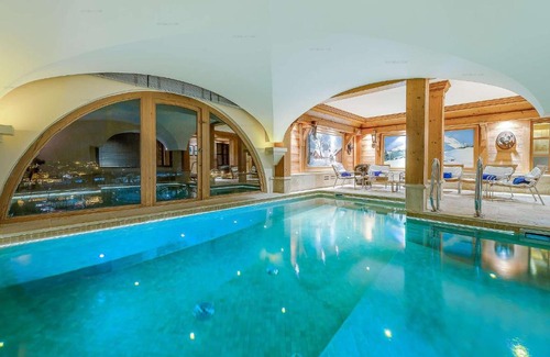 Val-d'Isere Chalet De Esquí | Val d’Isère - Extraordinaire Chalet Montana avec piscine sur la piste Olympique de Belevarde.
