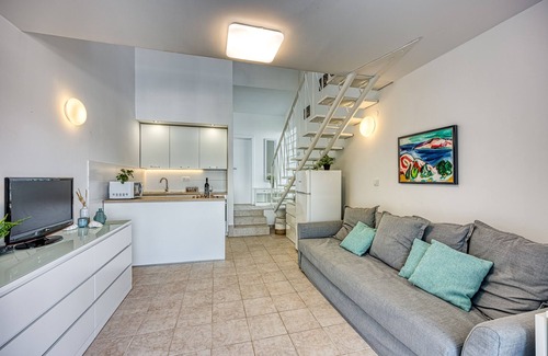 Veli Losinj Apartamento | Valdarke Seaside Apartment, Mali Lošinj, Croatia