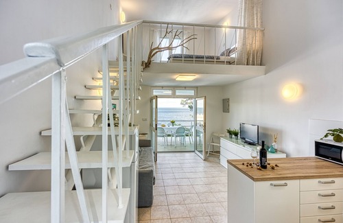 Veli Losinj Apartamento | Valdarke Seaside Apartment, Mali Lošinj, Croatia