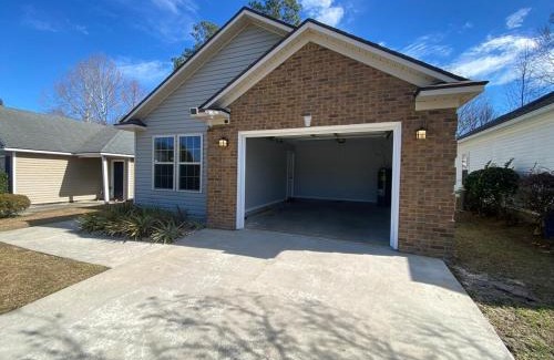 Valdosta Casa | Valdosta 3-Bedroom Home with 5 beds near valdosta State & Hospital