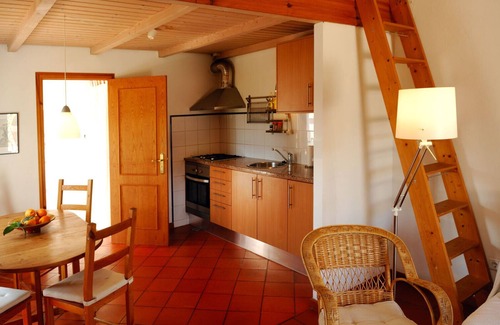 Abris Casa | Vale do Guizo Casa Nascente, comfortable countryside home, close to the sea