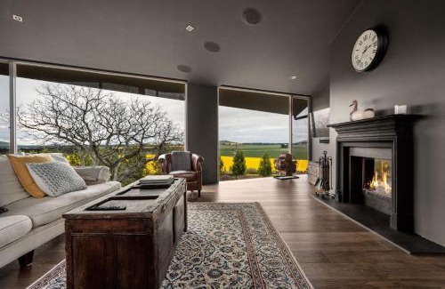 Ullina Casa | Vale Hill House