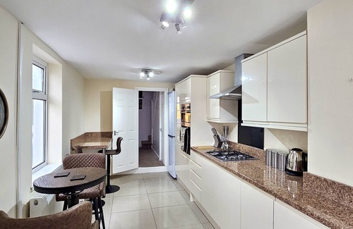 Century Wharf Casa | ⚡️ Ubicación en el centro de la ciudad, ideal para grupos y familias.