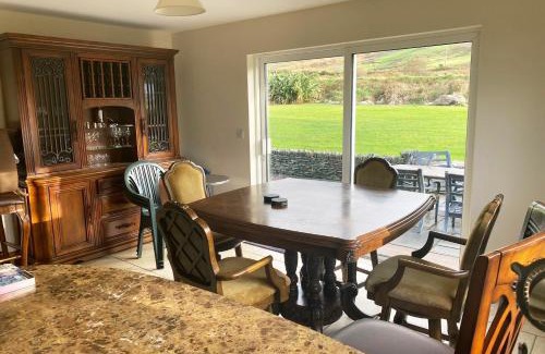 Bothar Bui Casa | Valentia View Holiday Home by Trident Holiday Homes