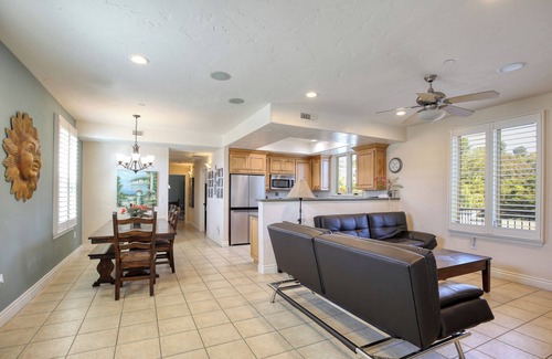 Downtown Condominio | Valentina Suite 501 offers coastal mountain views, short walk to Pismo Pier