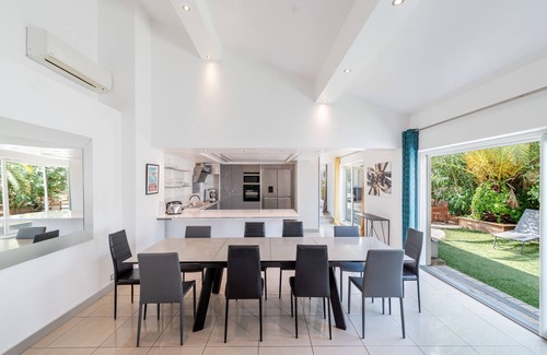 Riou - Petit Juas - Av de Grasse Villa | Valentine by Terrys Homes