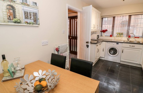 City Centre Cabaña | Valentines Cottage