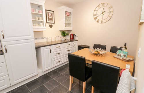 City Centre Cabaña | Valentines Cottage