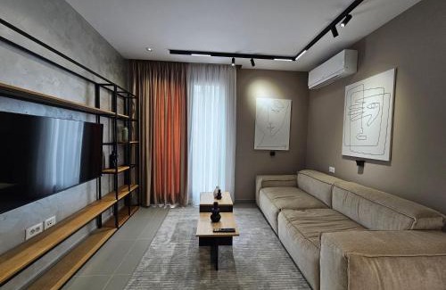 Tirana Apartamento | Valentino Noir