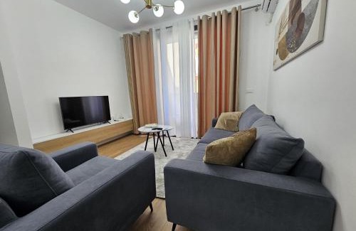 Tirana Apartamento | Valentino Zirkon