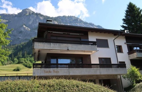 Flims Apartamento | Valetta Sura by Interhome