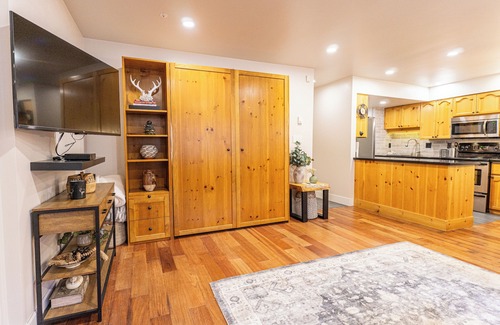 Whistler Cay Heights Casa | Valhalla 1 dormitorio, capacidad para 4 personas, entorno tranquilo a pocos pasos de la acción!
