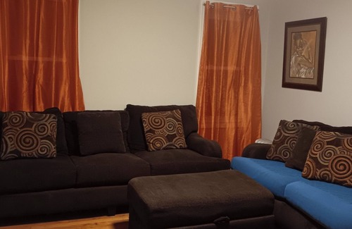 Irvington Casa | Valisha's 2Bedroom Cozy Home, Quick Access To New York & New Jersey.