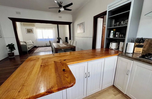 White Gum Valley Casa | Valley Cottage a beautiful 3 bedroom house