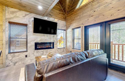 Gatlinburg - Pigeon Forge Casa | Valley Creek Castle