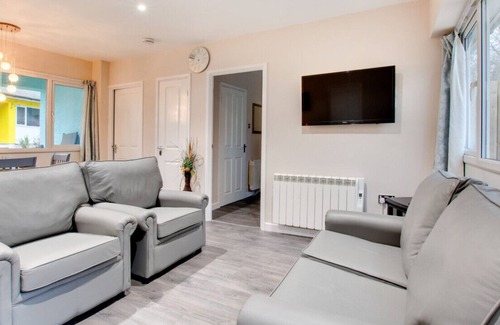 Saundersfoot Casa | Valley Grove Hot Tub D