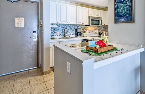 Kahana Condominio | Valley Isle 1108b 2 Bedroom Condo by RedAwning