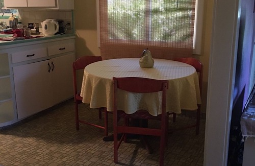 Eldridge Casa | Valley Of The Moon Vintage Guest Cottage - ASK ABOUT WINTER DISCOUNTS